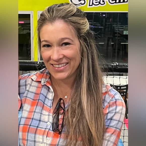 Meet your Posher, Whitney - Picture 1 of 1